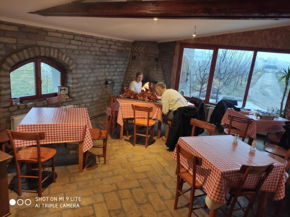 Salas Farma 47-Miris Dunja Cenej Exterior photo