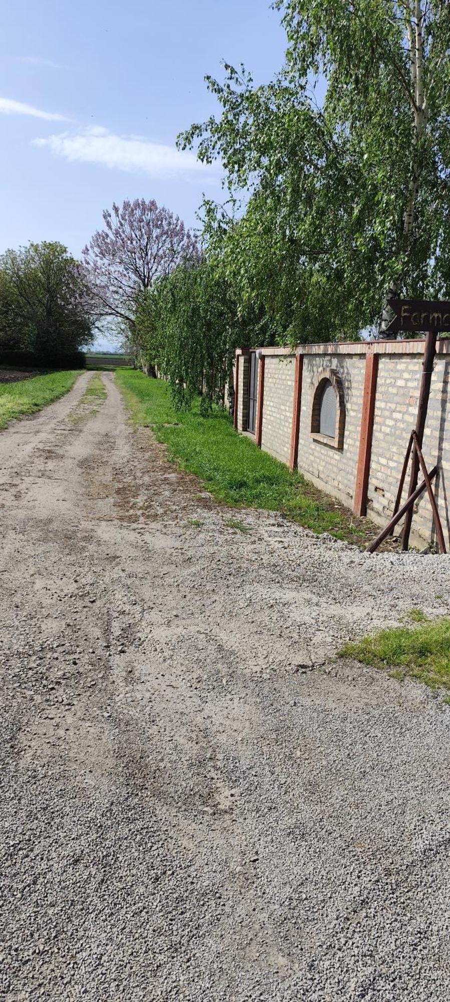 Salas Farma 47-Miris Dunja Cenej Exterior photo